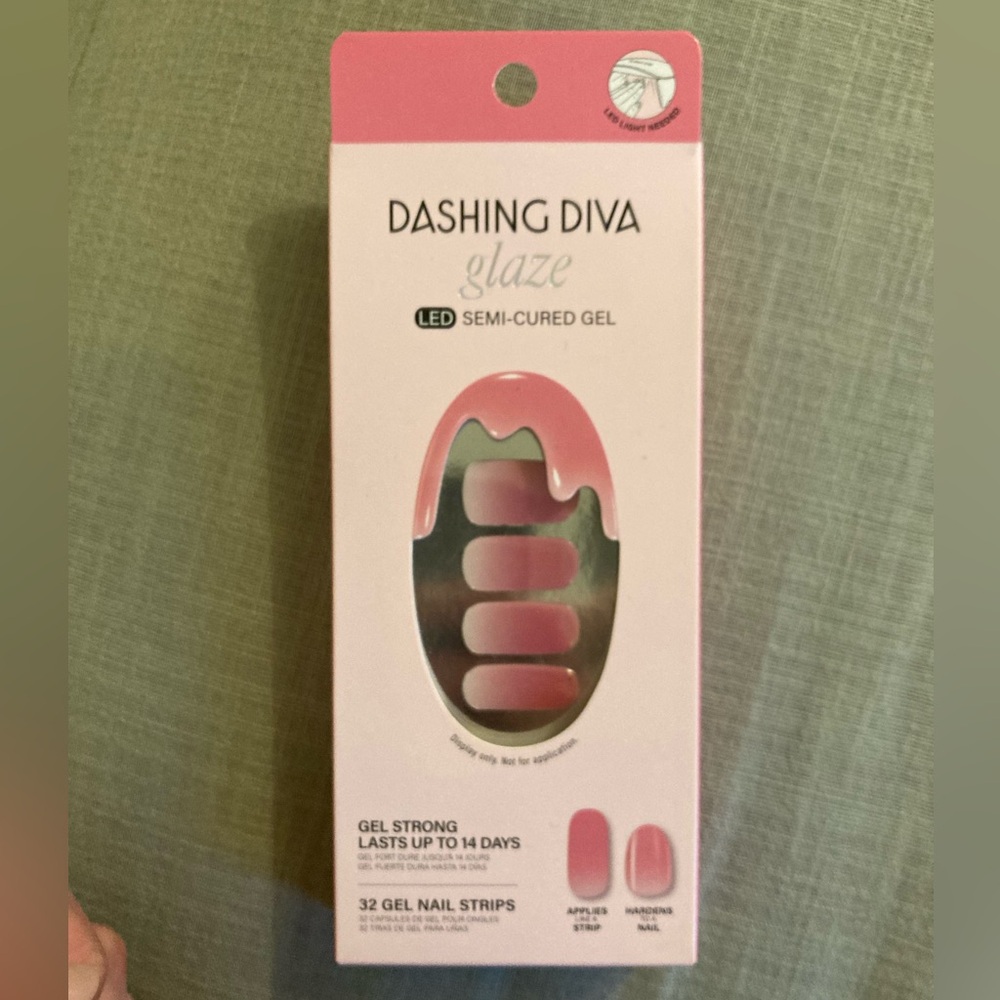 Sealed NIB Dashing Diva Pink Gel Nail Strips